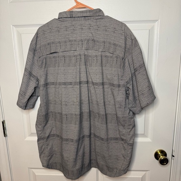 REI COOP Men’s Short Sleeved Button Down Hiking Shirt Gray and Black Size XL GUC - Picture 5 of 9